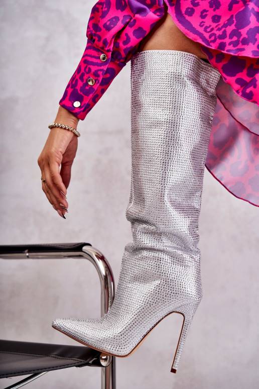 Dlouhé kozačky na tenkém podpatku... Dlouhé kozačky na tenkém podpatku...