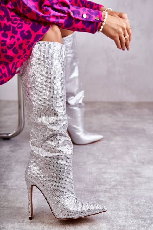 Dlouhé kozačky na tenkém podpatku... Dlouhé kozačky na tenkém podpatku...