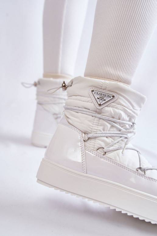 Sněhule s tkaničkami v bílé barvě... Sněhule s tkaničkami v bílé barvě...