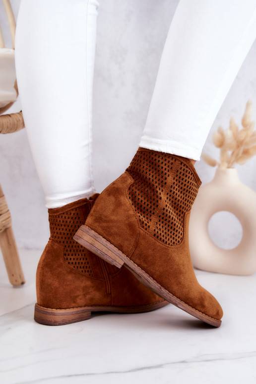 Hnědé semišové kozačky se skrytou... Hnědé semišové kozačky se skrytou...