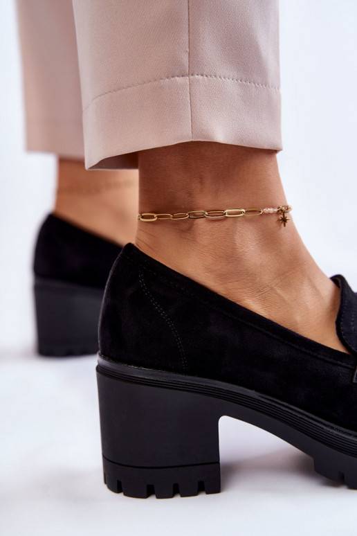 Semišové boty na podpatku v černé...