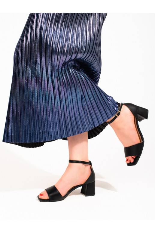 Klasické černé sandály Shelovet na nízkém podpatku