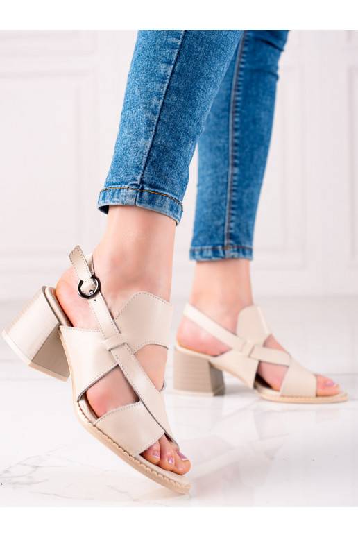 Béžové dámské sandály na podpatku z... Béžové dámské sandály na podpatku z...