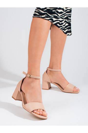 Klasické béžové sandály Shelovet na nízkém podpatku