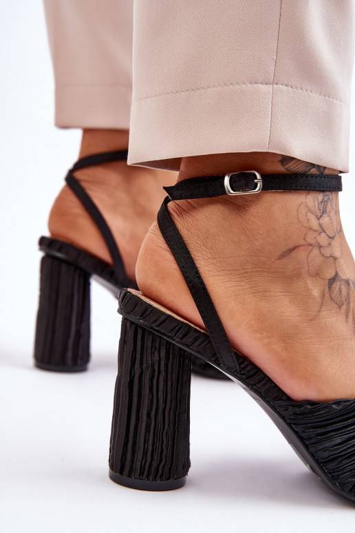 Dámské sandály na vysokém podpatku... Dámské sandály na vysokém podpatku...