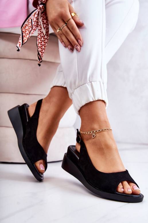 Semišové sandály Camille s přezkami v... Semišové sandály Camille s přezkami v...