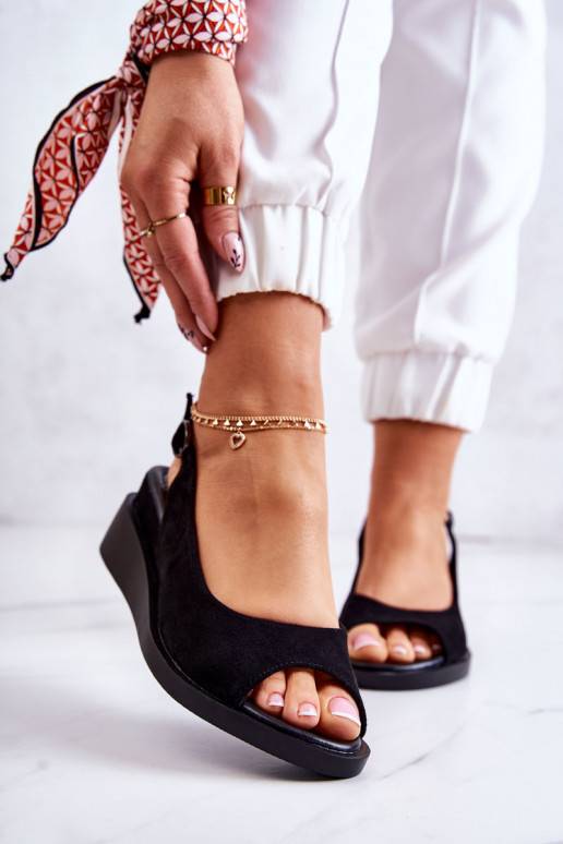 Semišové sandály Camille s přezkami v... Semišové sandály Camille s přezkami v...