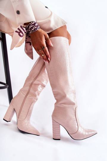 dlouhé kozačky na podpatku...