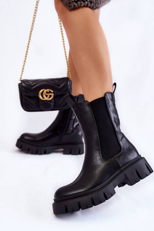 mohutné kozačky na platformě v černé... mohutné kozačky na platformě v černé...