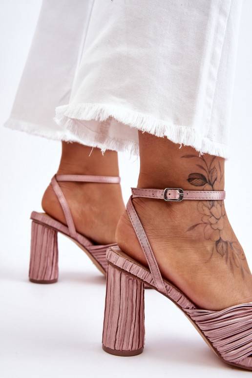 Smėlio spalvos aukštakulniai bateliai... Smėlio spalvos aukštakulniai bateliai...