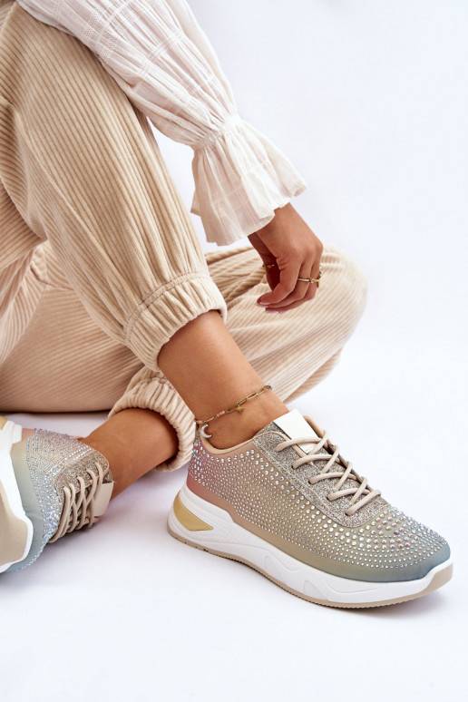 Lesklé tenisky s třpytivými očky v... Lesklé tenisky s třpytivými očky v...