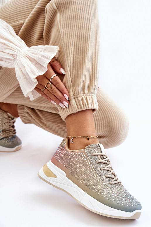 Lesklé tenisky s třpytivými očky v... Lesklé tenisky s třpytivými očky v...