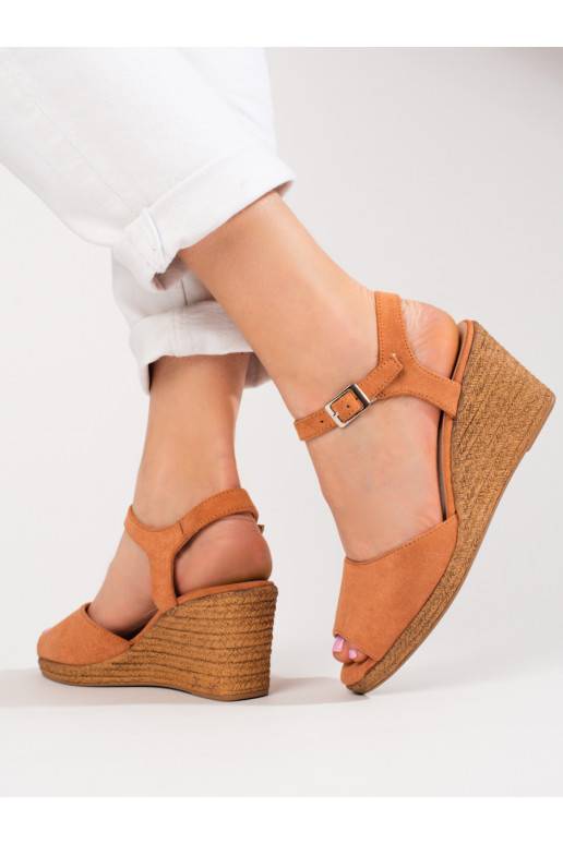 Hnědé sandály na klínku W. Potocki