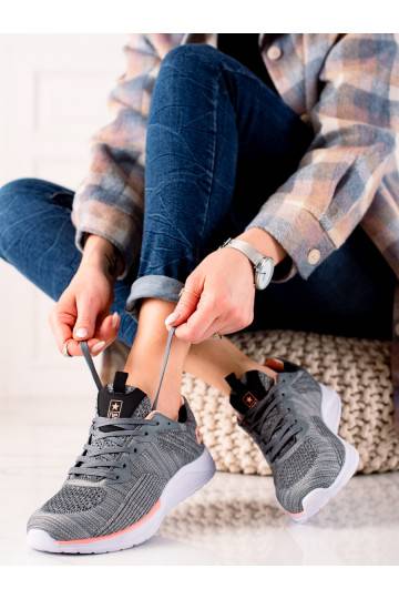 SPORTOVNÍ ŠNĚROVACÍ BOTY