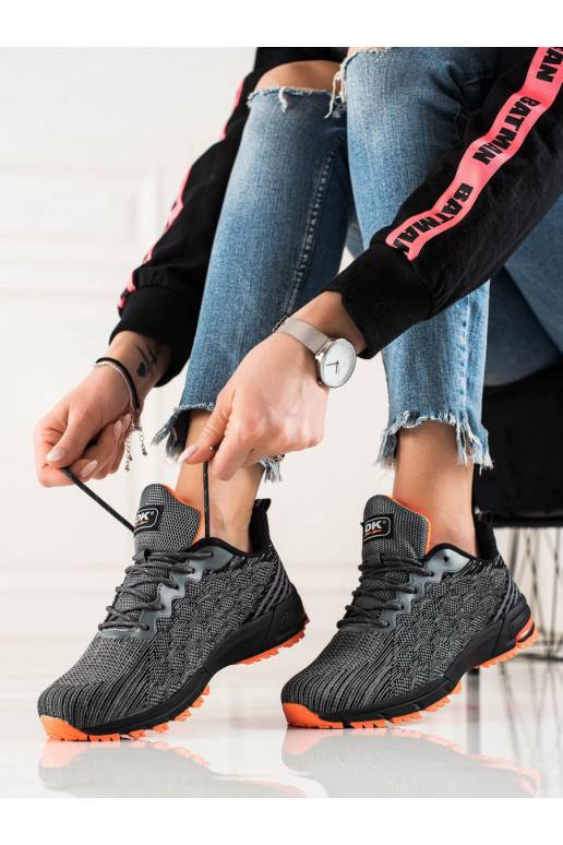 Pohodlné sportovní sneakersy DK