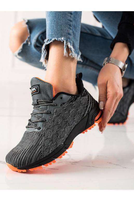 Pohodlné sportovní sneakersy DK