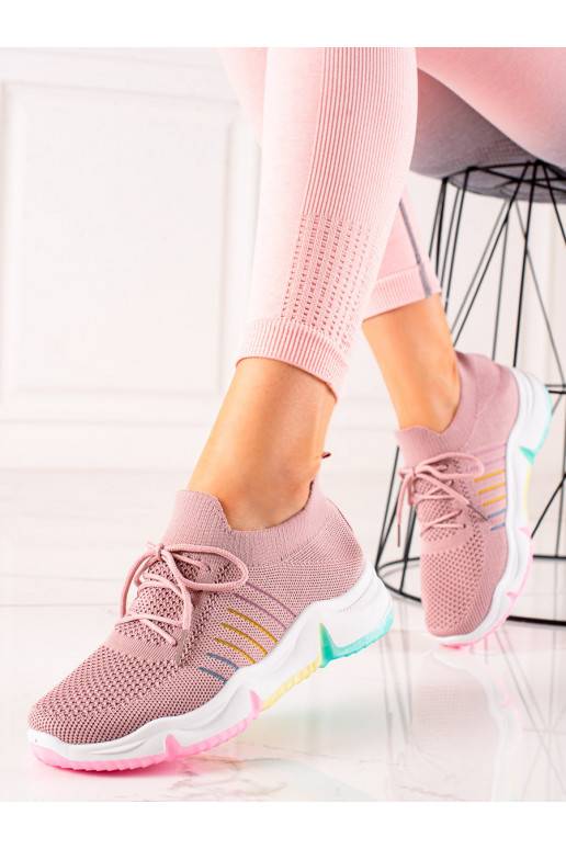 Sportovní boty na barevné platformě