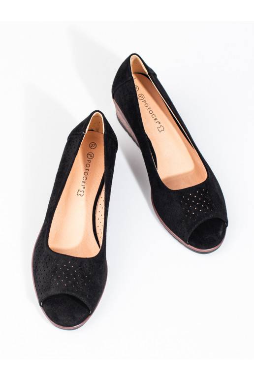 Dámské dírkované semišové lodičky na klínku Potocki černé