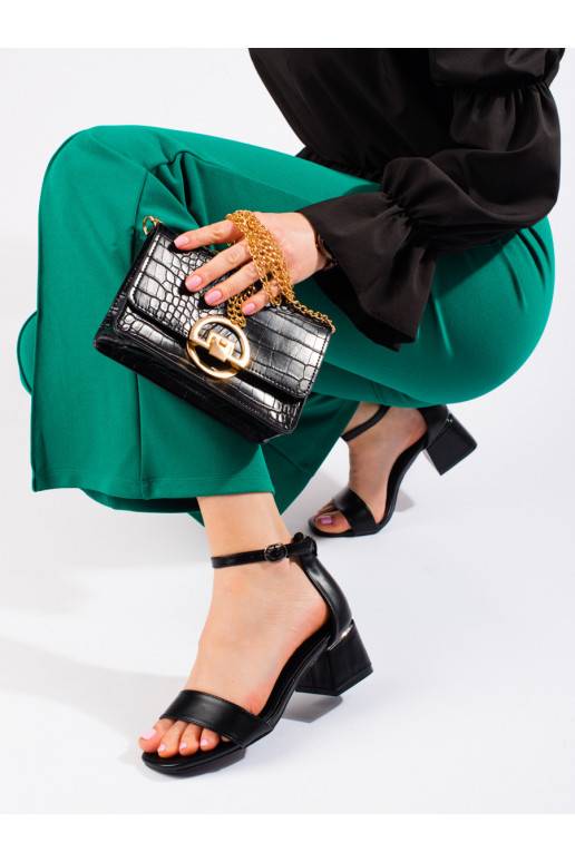 Černé klasické sandály na nízkém podpatku Vinceza