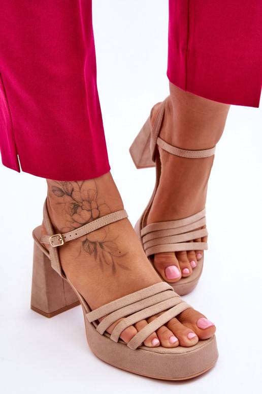 Semišové sandály na vysokém podpatku... Semišové sandály na vysokém podpatku...