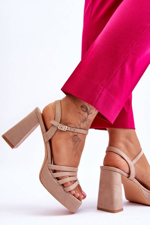 Semišové sandály na vysokém podpatku... Semišové sandály na vysokém podpatku...