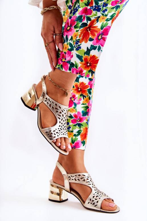 Aukso spalvos sandalai su kulniukais... Aukso spalvos sandalai su kulniukais...