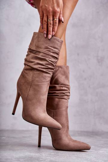 Rudos spalvos ilgaauliai...