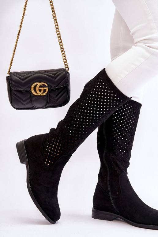 Semišové dlouhé kozačky v černé barvě...