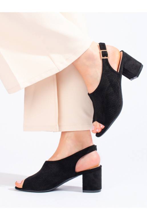 Děrované černé sandály na podpatku Shelovet