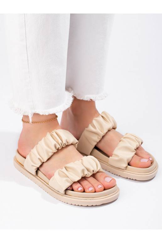 Béžové nazouváky s pásky