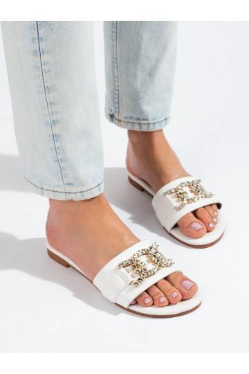 Dámské bílé pantofle s elegantní přezkou Shelovet 2