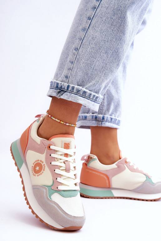 Tenisky model boty v různých barvách...