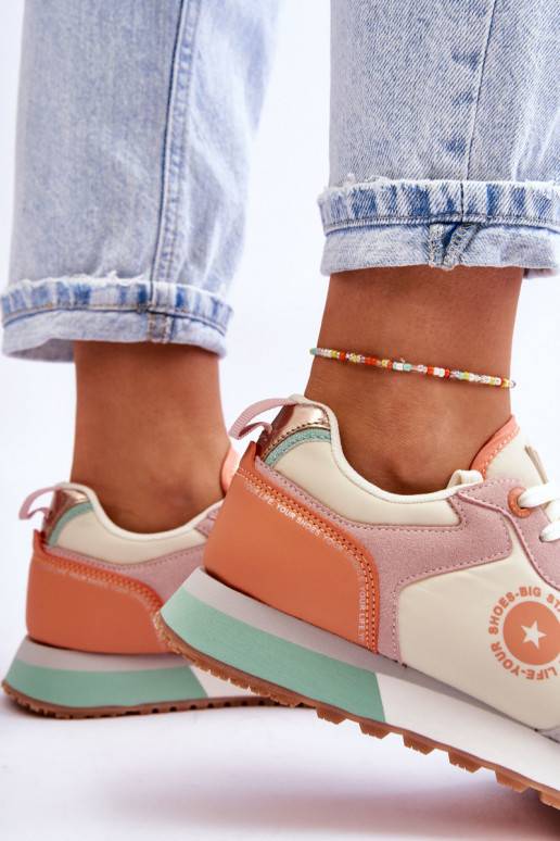 Tenisky model boty v různých barvách...