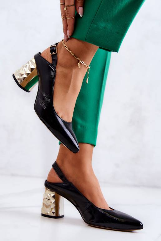 Černé kozačky se zlatou širokou... Černé kozačky se zlatou širokou...