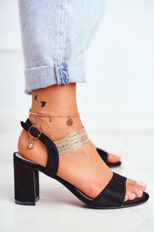 Černé semišové sandály na vysokém...