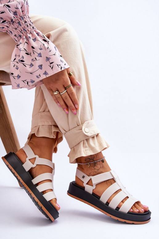 Sandály s lepicím zapníční v barvě... Sandály s lepicím zapníční v barvě...