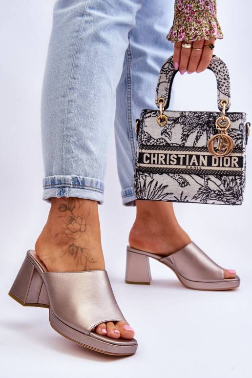 Modní pantofle na patku Sergio Leone