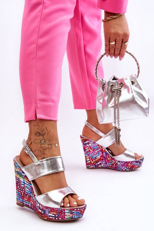 Sandály na platformě ve stříbrné... Sandály na platformě ve stříbrné...