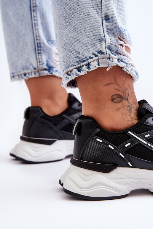 Moteriški sportbačiai juodos spalvos... Moteriški sportbačiai juodos spalvos...