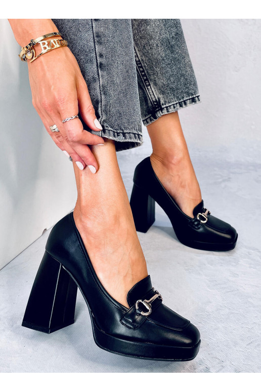 Stilingi batelia su storu kulniuku...