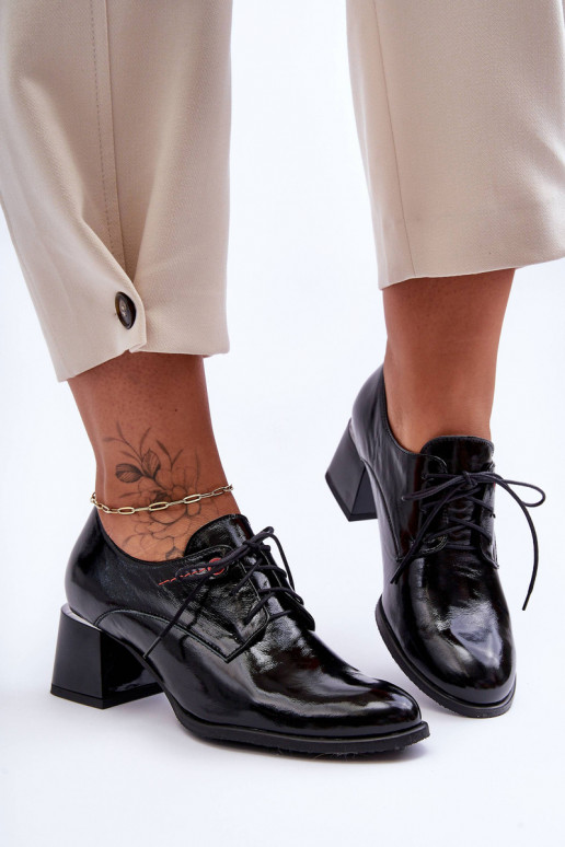 Lakuoti  pusbačiai su kulniukais... Lakuoti  pusbačiai su kulniukais...