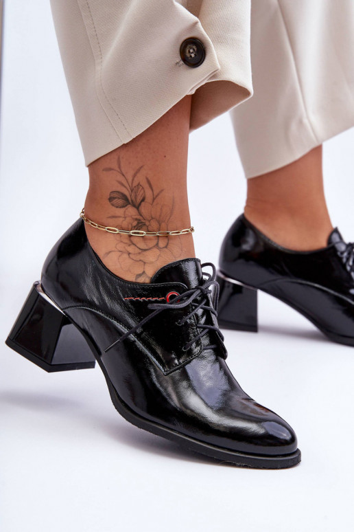 Lakuoti  pusbačiai su kulniukais... Lakuoti  pusbačiai su kulniukais...